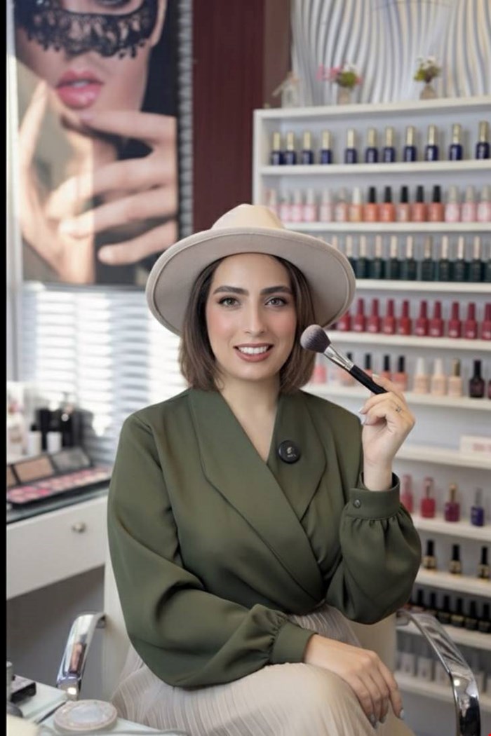 آکادمی و سالن زیبایی در پیروزی