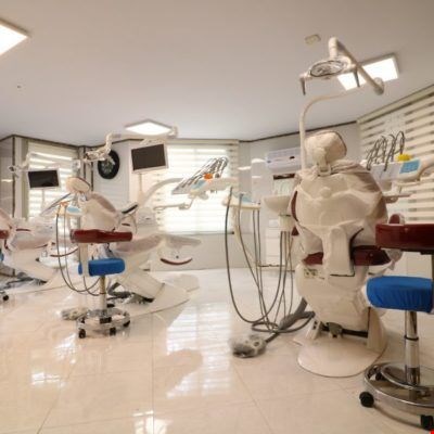 کلینیک تخصصی دندانپزشکی و جراحی در شرق تهران 